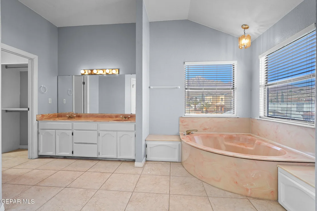 Photo of 6860 RIDGE TOP Drive