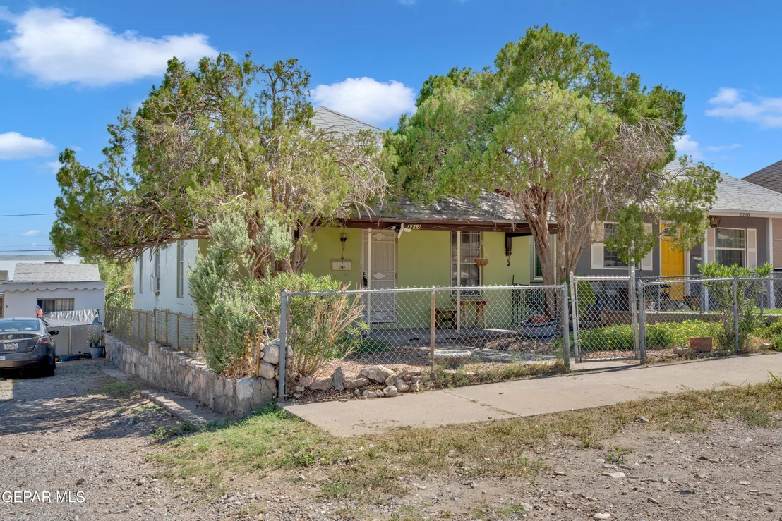 Photo of 2212 Silver Avenue