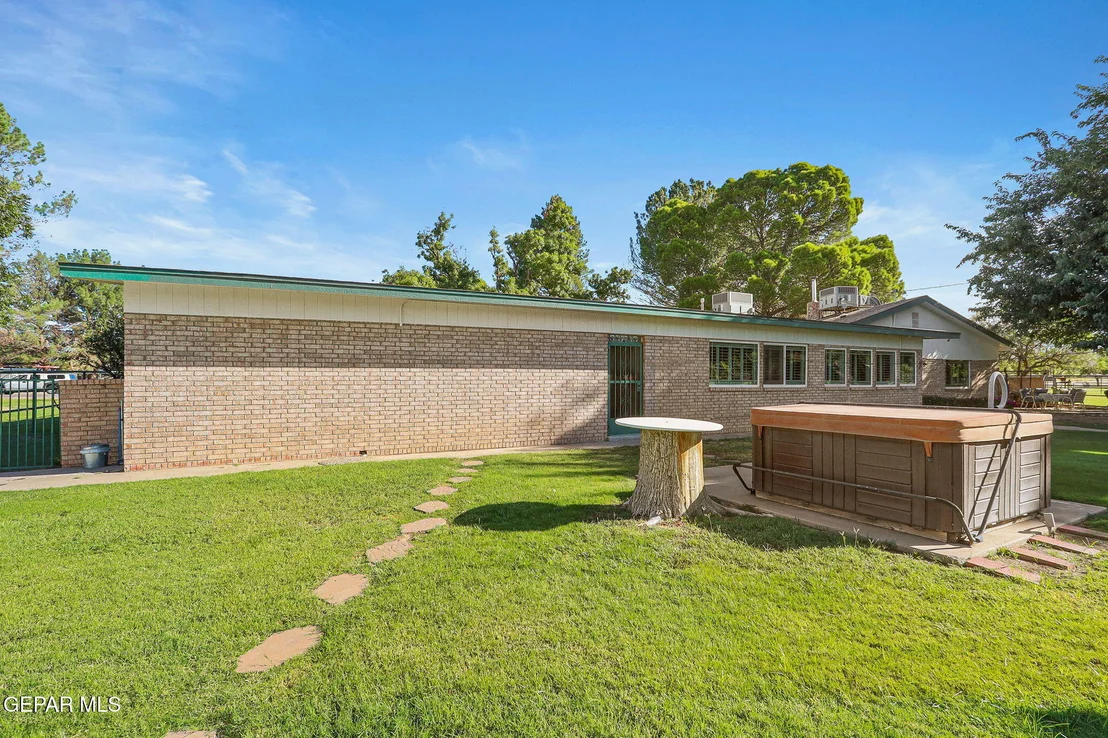Photo of 136 LAURA GALE Drive