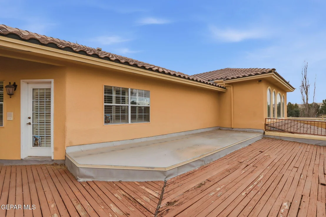 Photo of 609 MEADOW WILLOW Drive