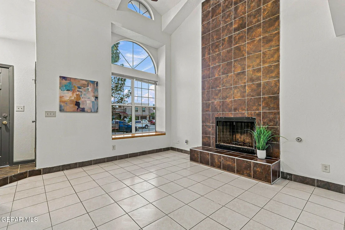 Photo of 7420 LAKEHURST Road