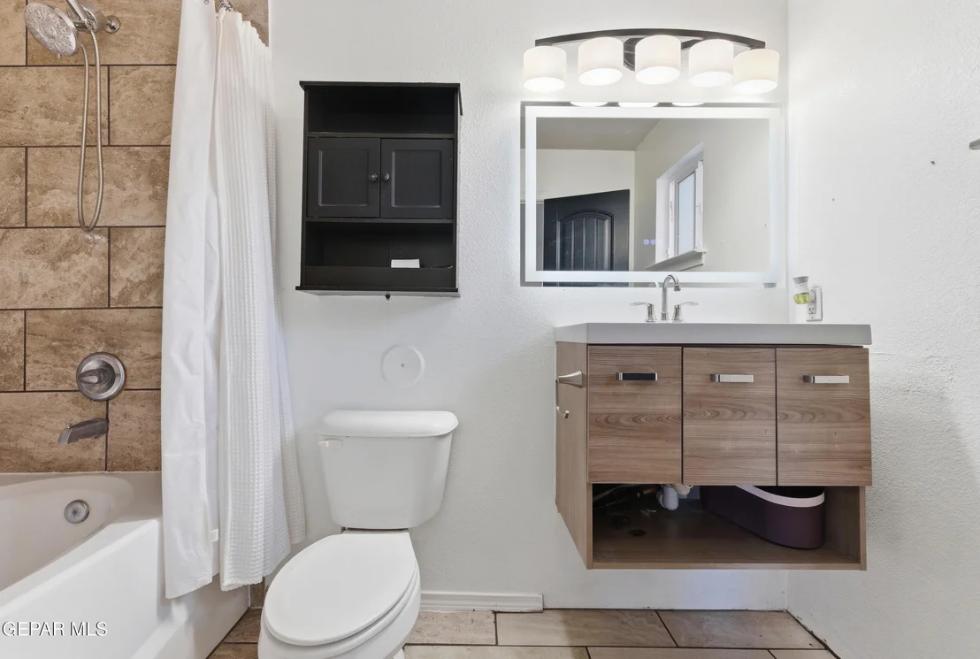 Photo of 425 LT LUIS PERALTA