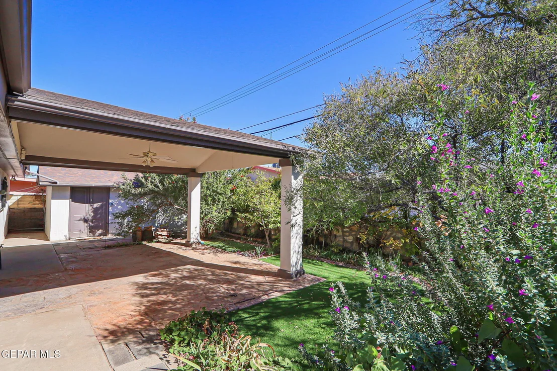 Photo of 1304 Honeysuckle Drive