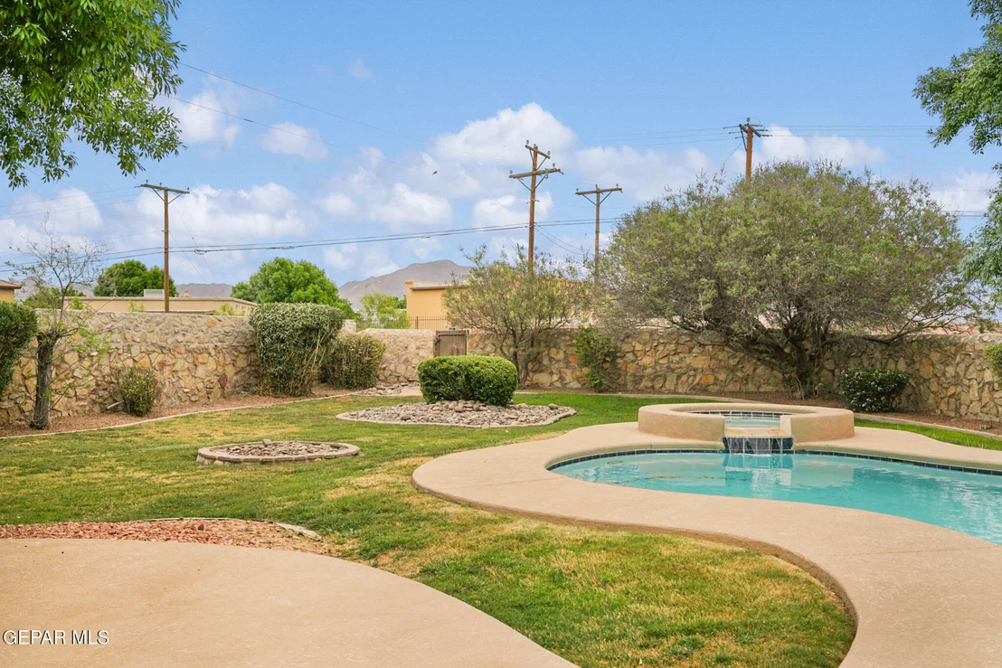 Photo of 651 Simon Court