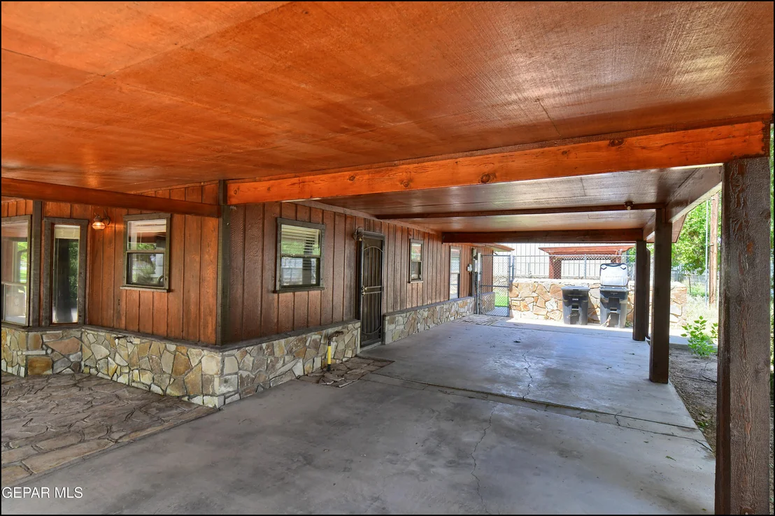 Photo of 6525 UPPER VALLEY Road