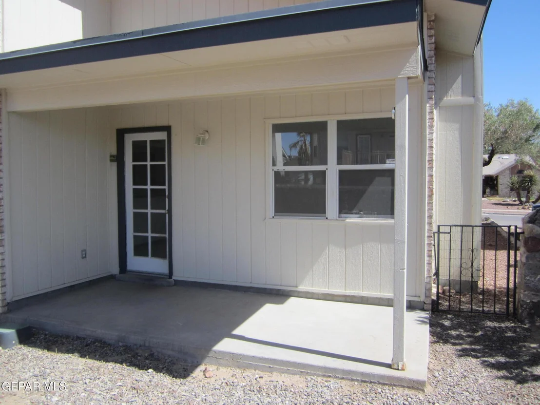 Photo of 7123 Oval Rock Drive