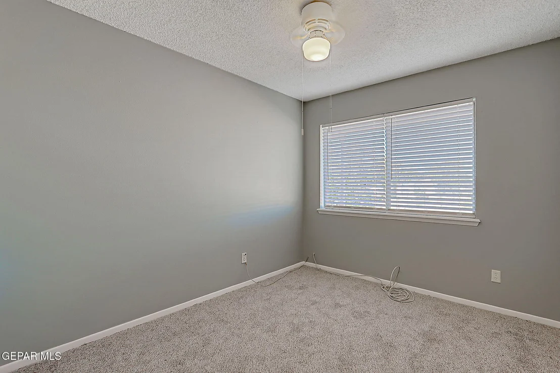 Photo of 7213 CLEMENTE Avenue