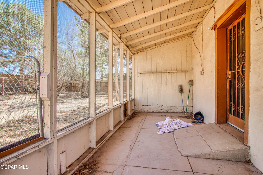 Photo of 10409 Alameda Avenue