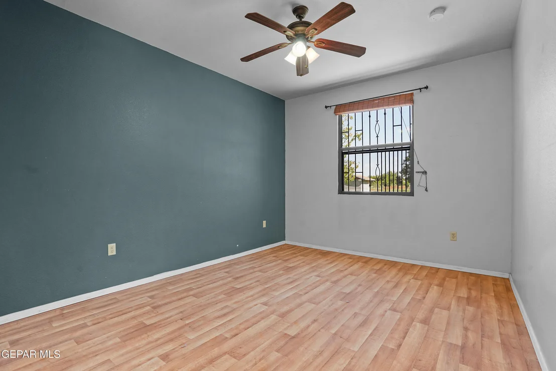 Photo of 300 RUFFIAN Way