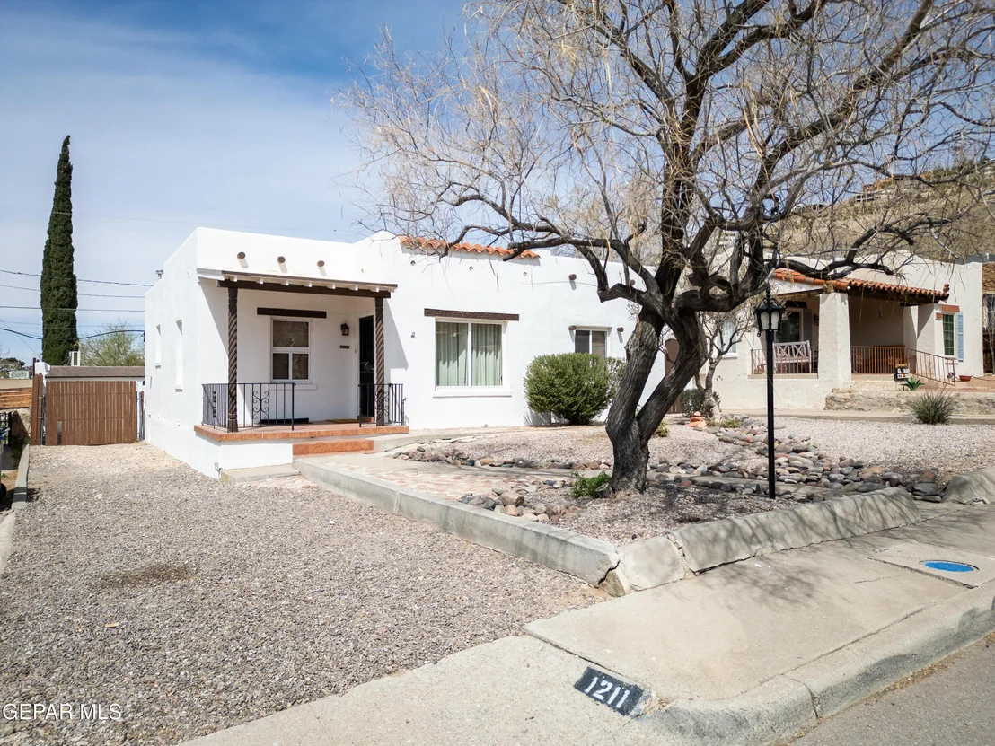 Photo of 1211 MESITA Drive