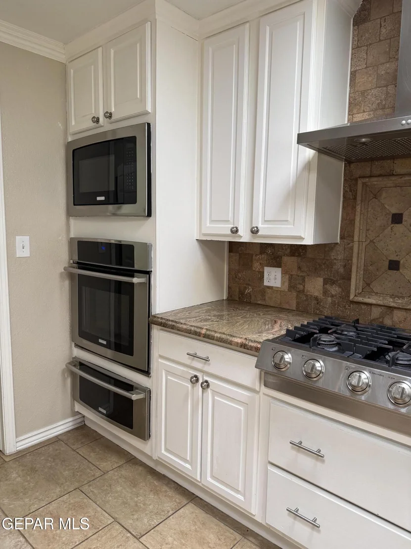 Photo of 3149 EDGEROCK Drive
