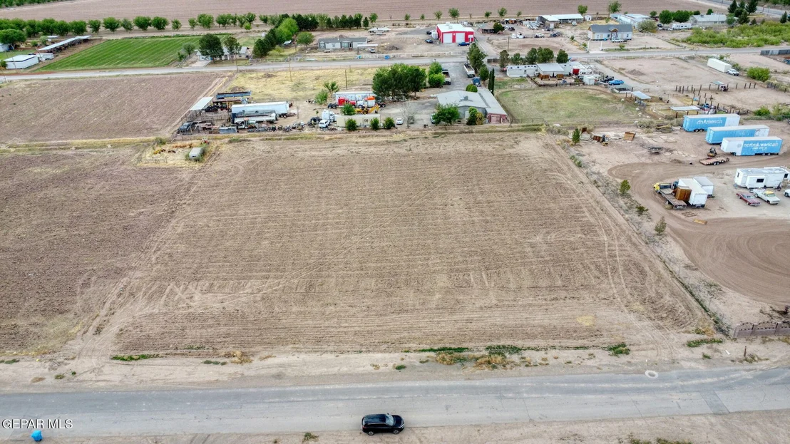 Photo of 483 GINA Drive