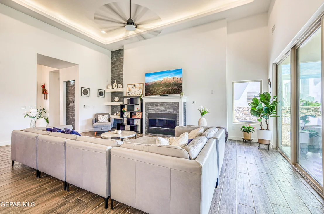 Photo of 5620 RIVER RUN Street