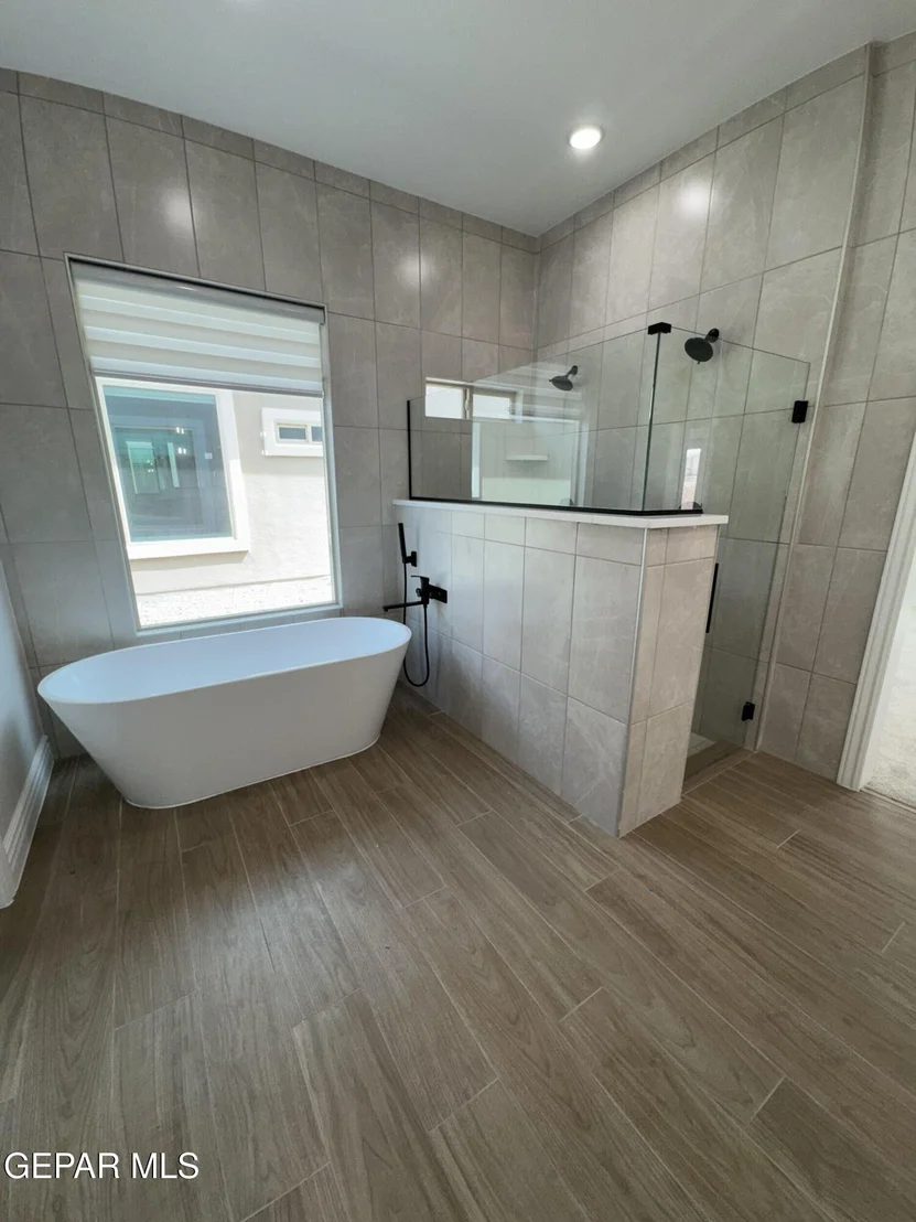 Photo of 15008 Composition Avenue