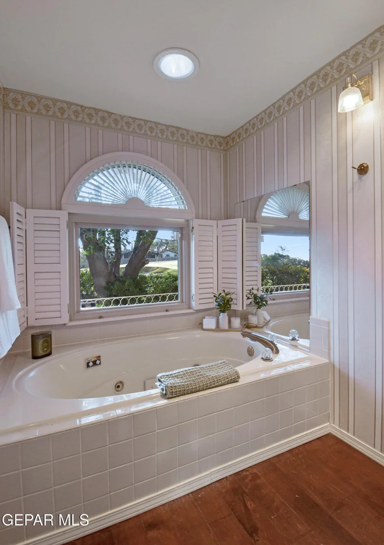 Photo of 849 River Oaks Drive