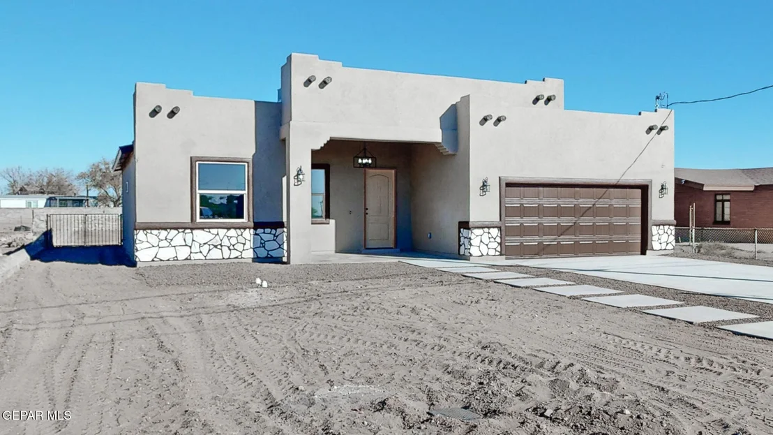 Photo of 325 Apodaca Road