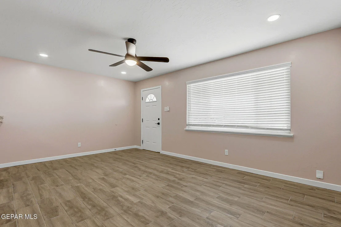 Photo of 5700 Lexington Road