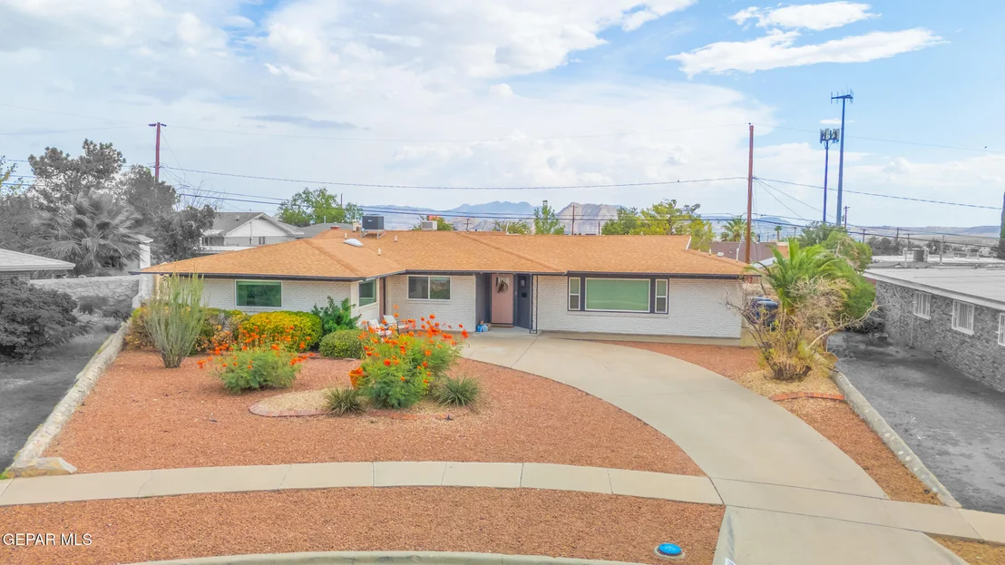 Photo of 224 VIKING Drive