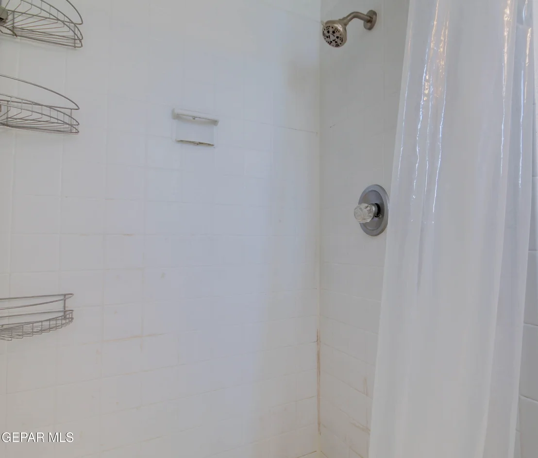 Photo of 5629 LONGVIEW Circle