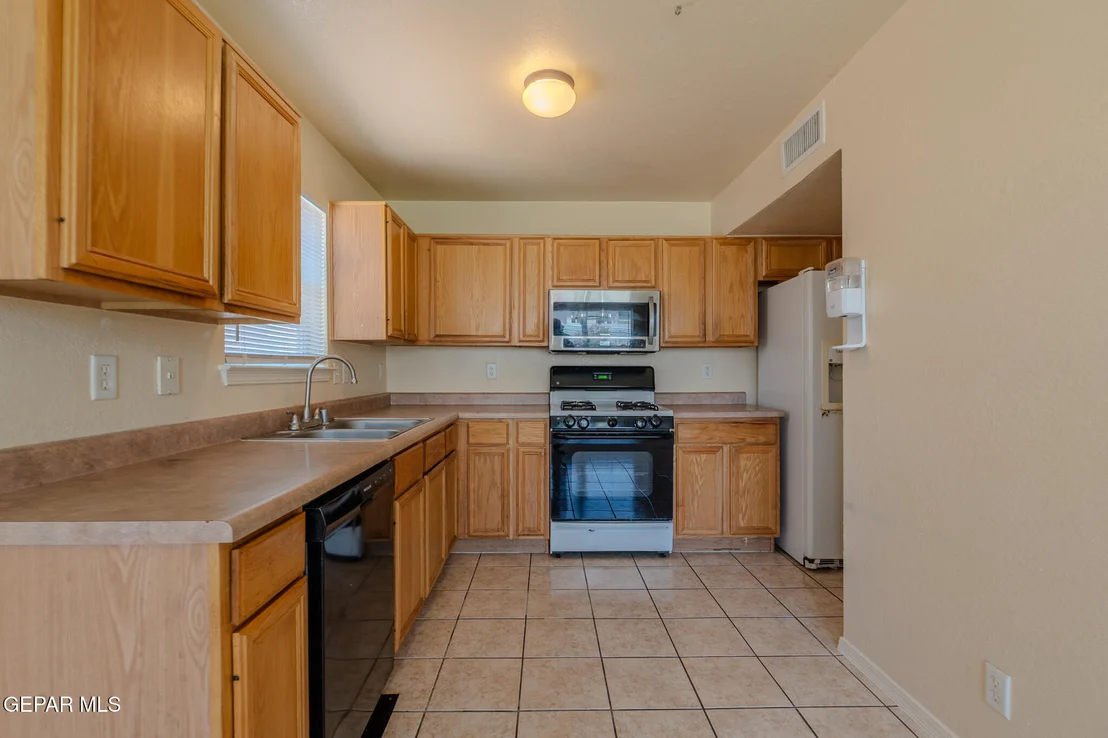 Photo of 5721 LAUREL CLARK Lane