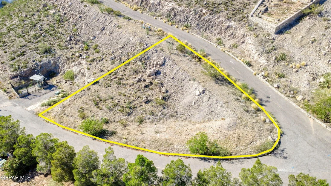 Photo of 17 Apache Crest Drive