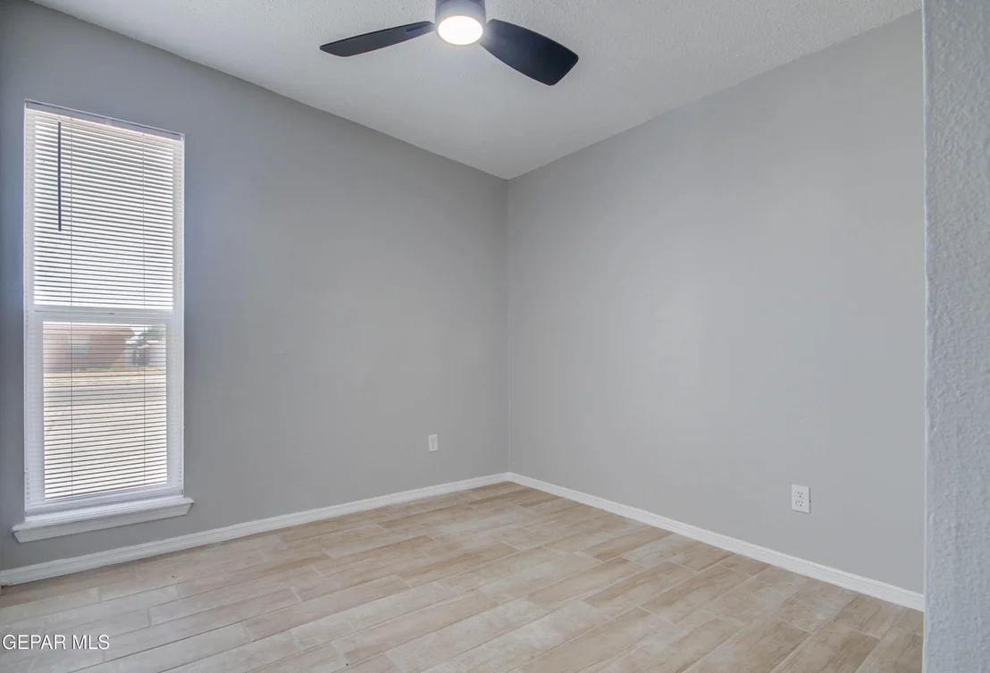 Photo of 6012 SINCLAIR Street