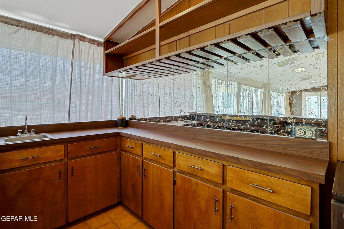 Photo of 4209 NORFOLK Lane