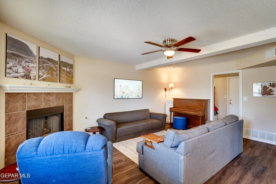 Photo of 13261 Walker Post Avenue