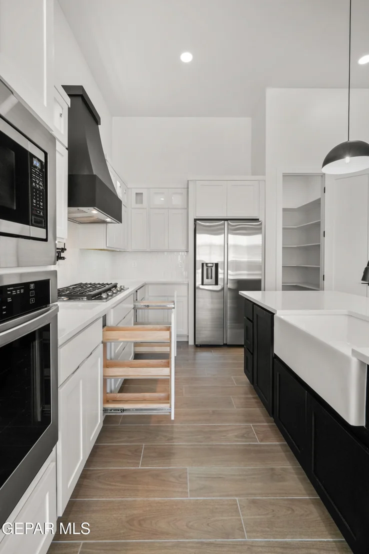 Photo of 15052 Laura Lane