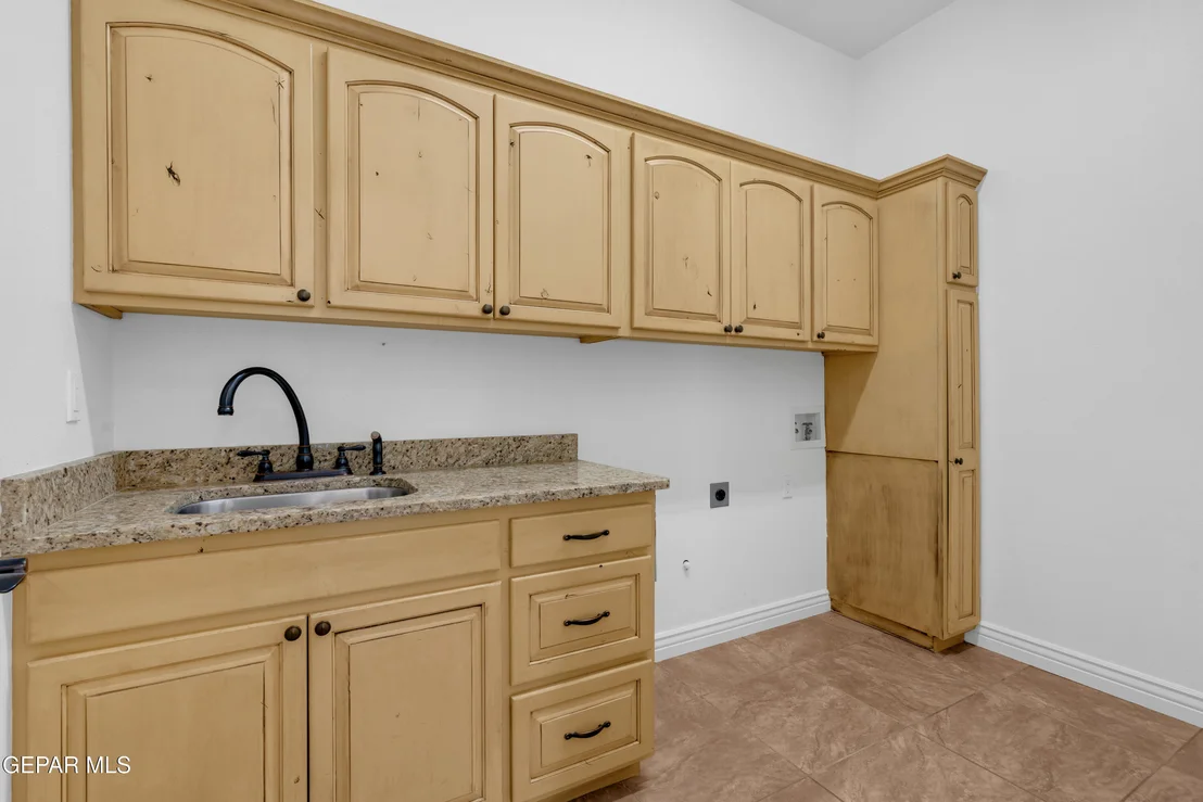Photo of 5833 SUNDALE Road