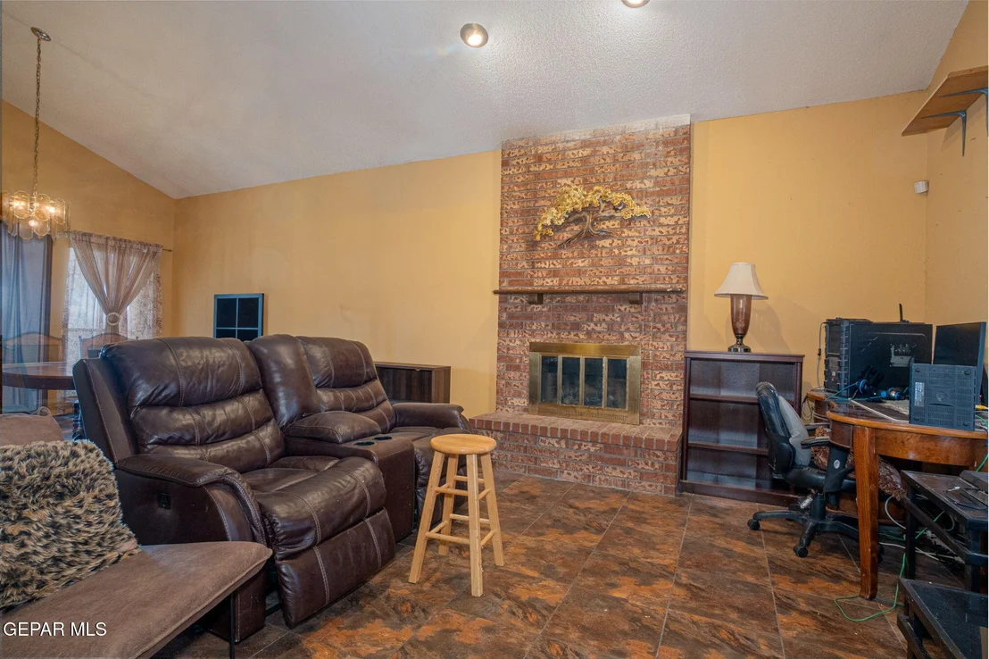 Photo of 4643 R L SHOEMAKER Drive