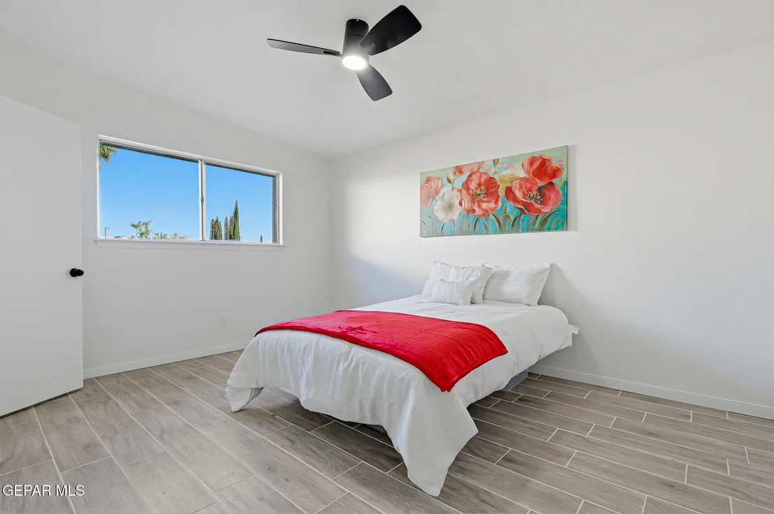 Photo of 113 W POINT Drive