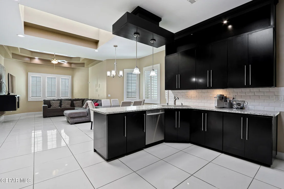 Photo of 917 Clapham Street