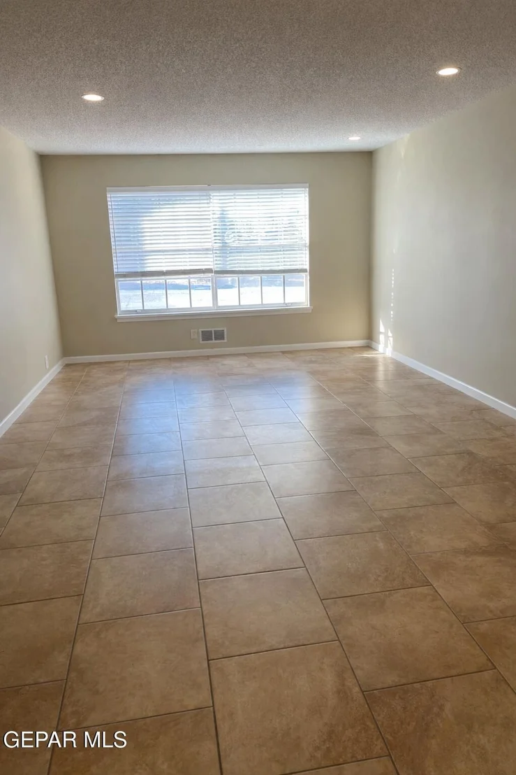 Photo of 2424 KILMARNOCK Drive