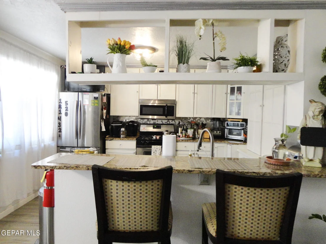 Photo of 624 DE LEON Drive