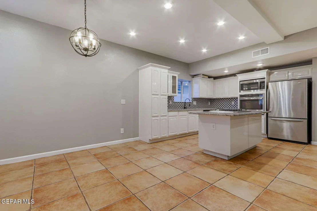 Photo of 12404 PASEO LARGO Circle