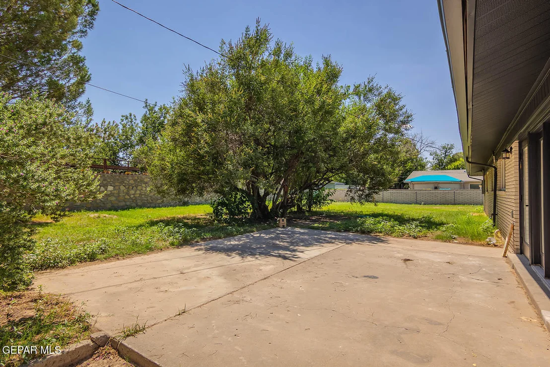 Photo of 730 MONTCLAIR Drive