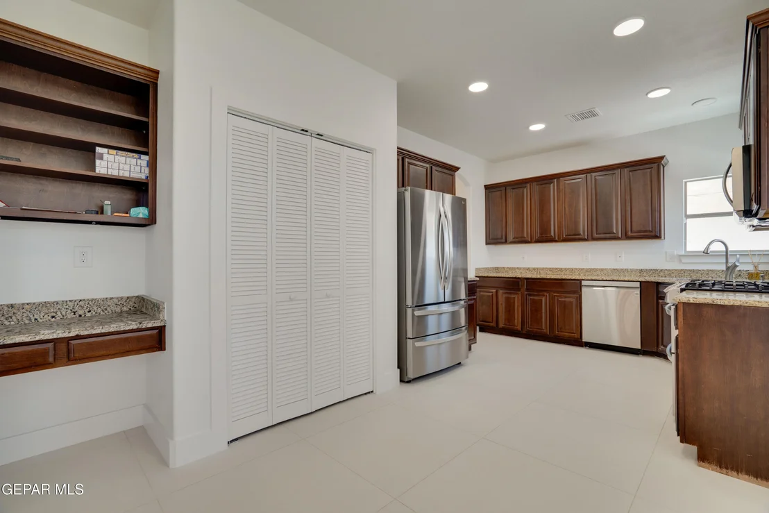 Photo of 3132 Lookout Point Drive