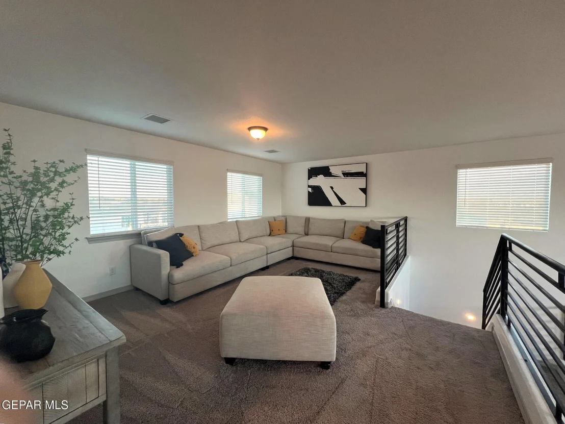 Photo of 564 Oakmont Place