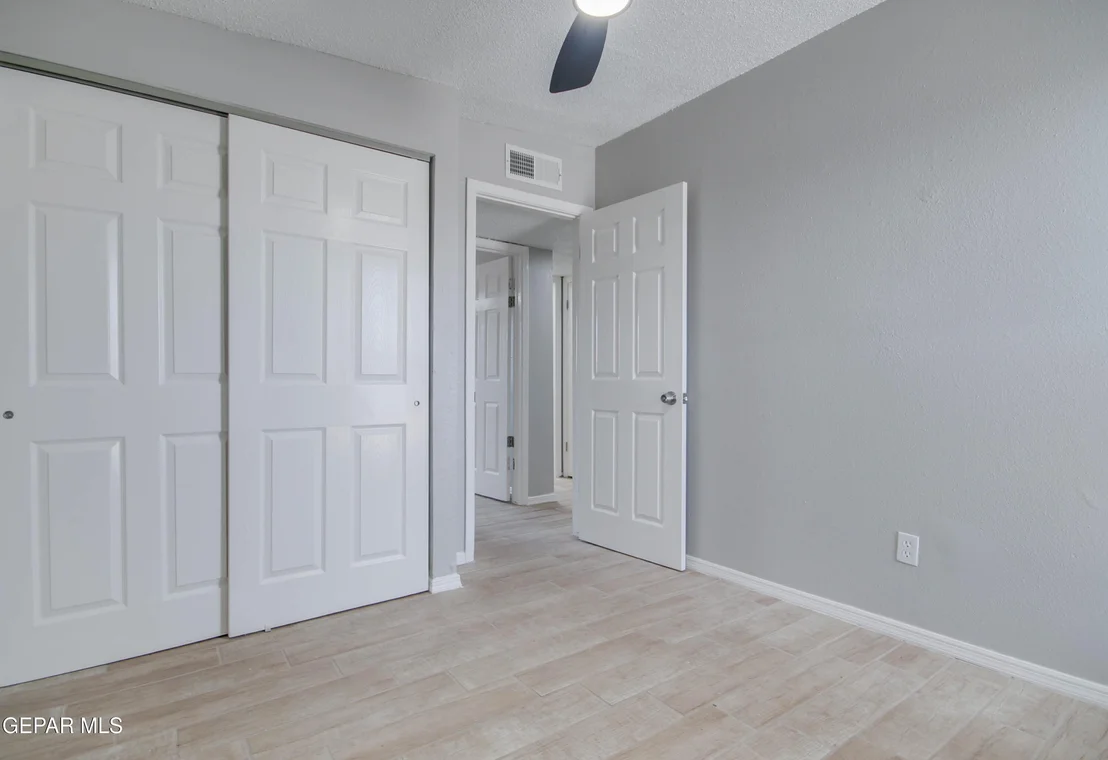 Photo of 6012 SINCLAIR Street