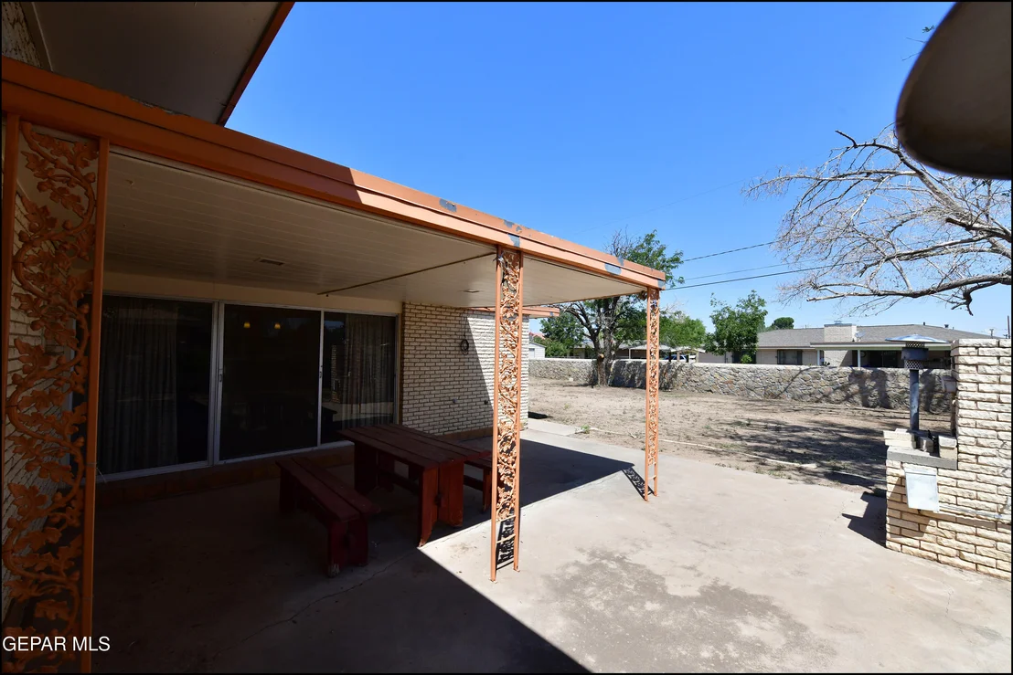 Photo of 9525 DESERT RIDGE Drive