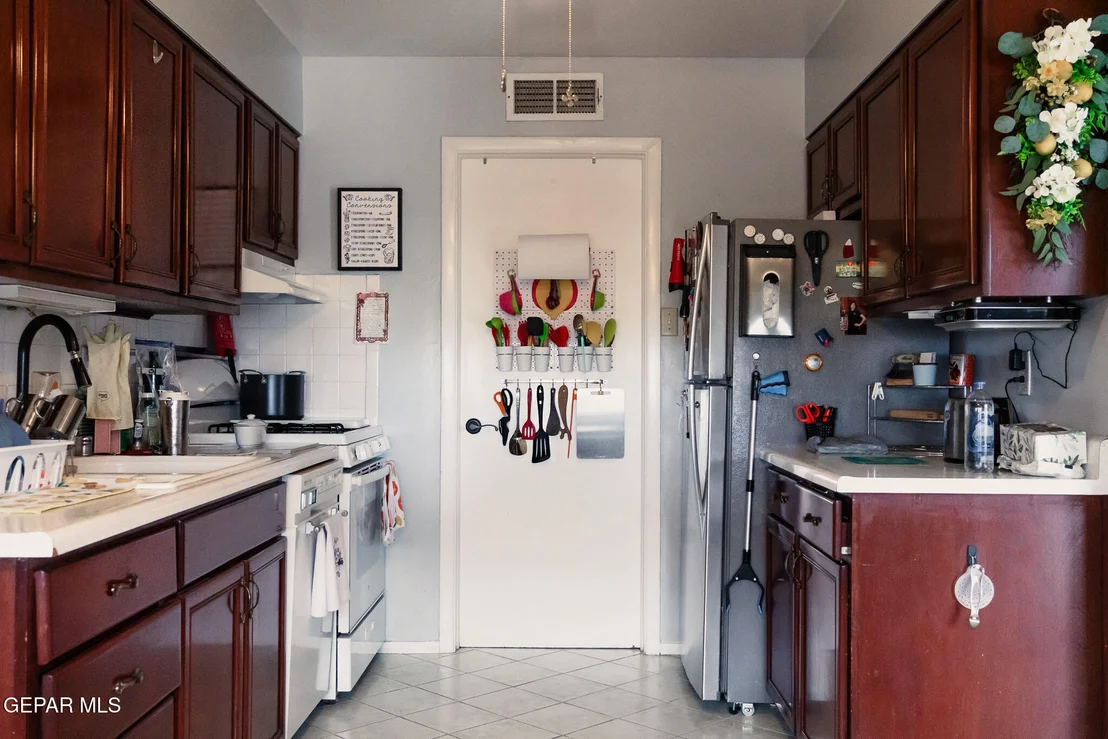 Photo of 8908 ECHO Street