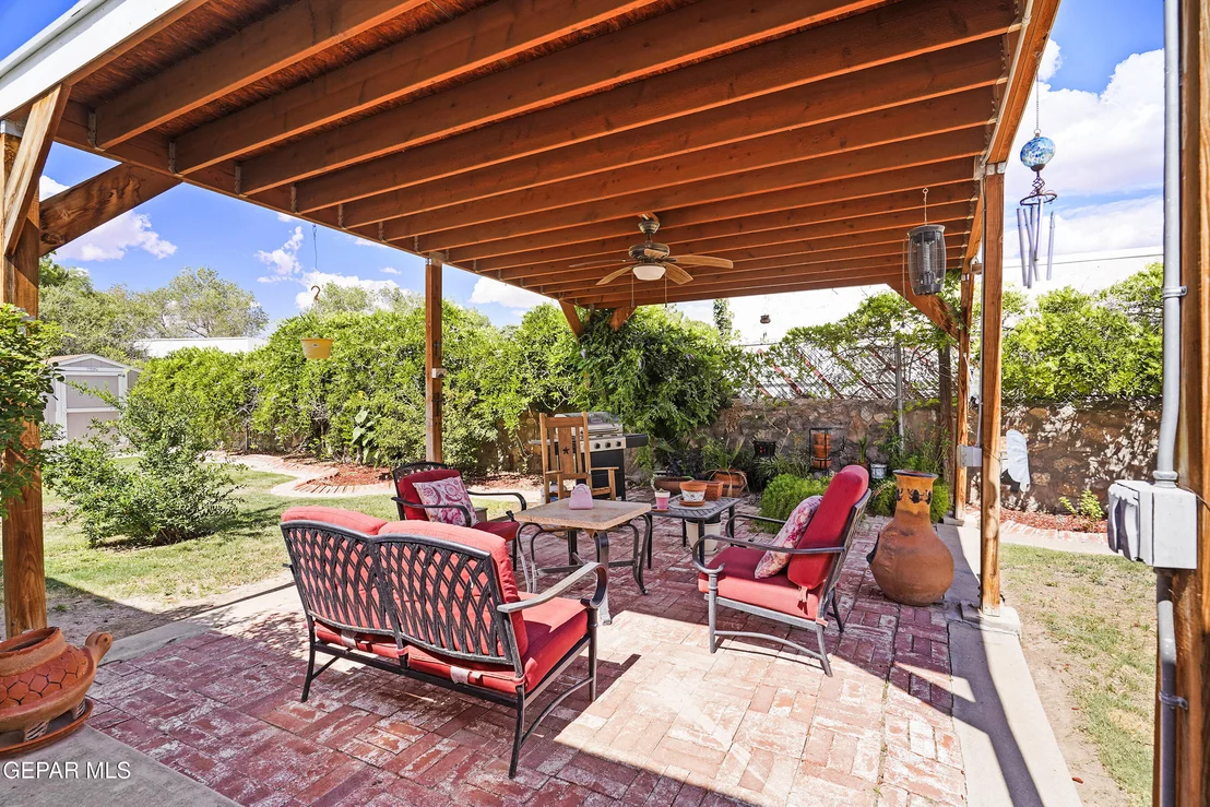 Photo of 207 SERRANIA Drive