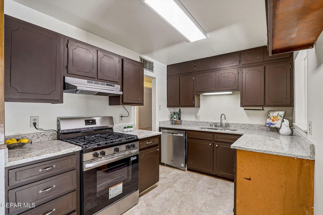 Photo of 1101 DOYLE Place