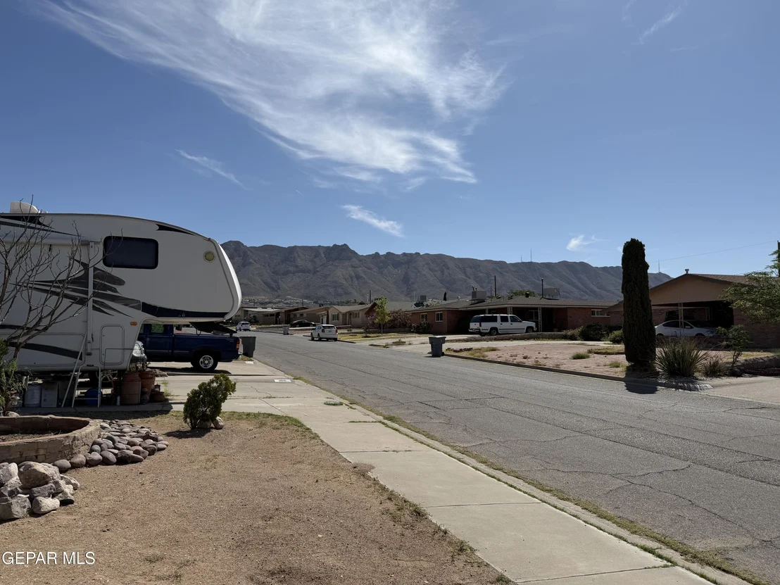 Photo of 409 RIDGEMONT Drive
