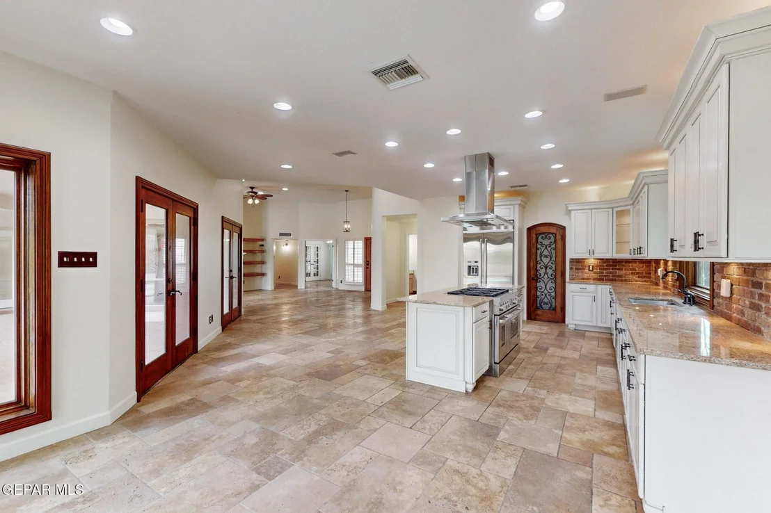 Photo of 633 WILD WILLOW Drive
