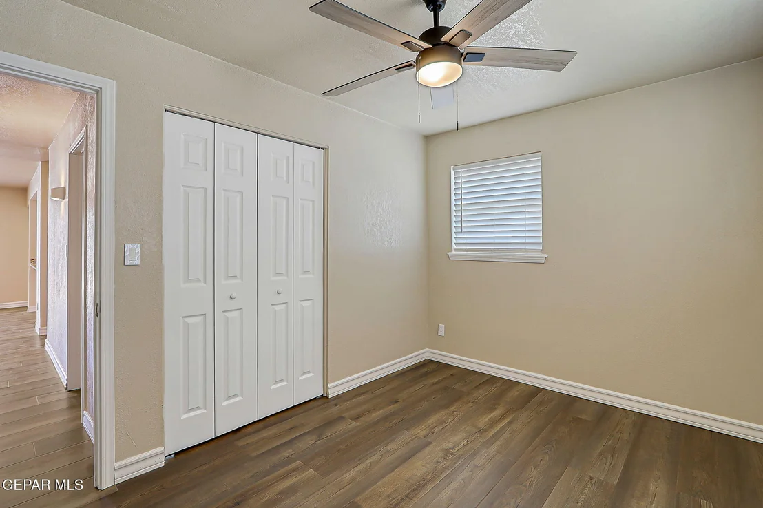 Photo of 7131 Clemente Avenue