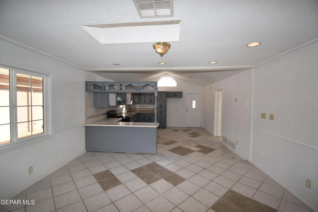Photo of 321 APODACA Place