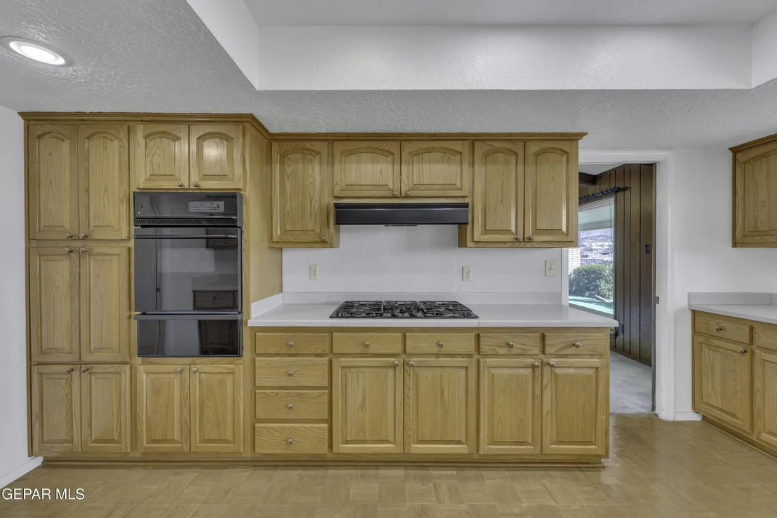 Photo of 612 SOMERSET Drive