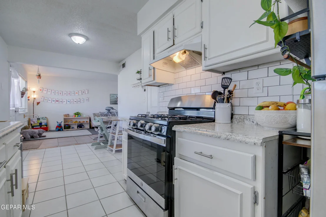 Photo of 5629 LONGVIEW Circle